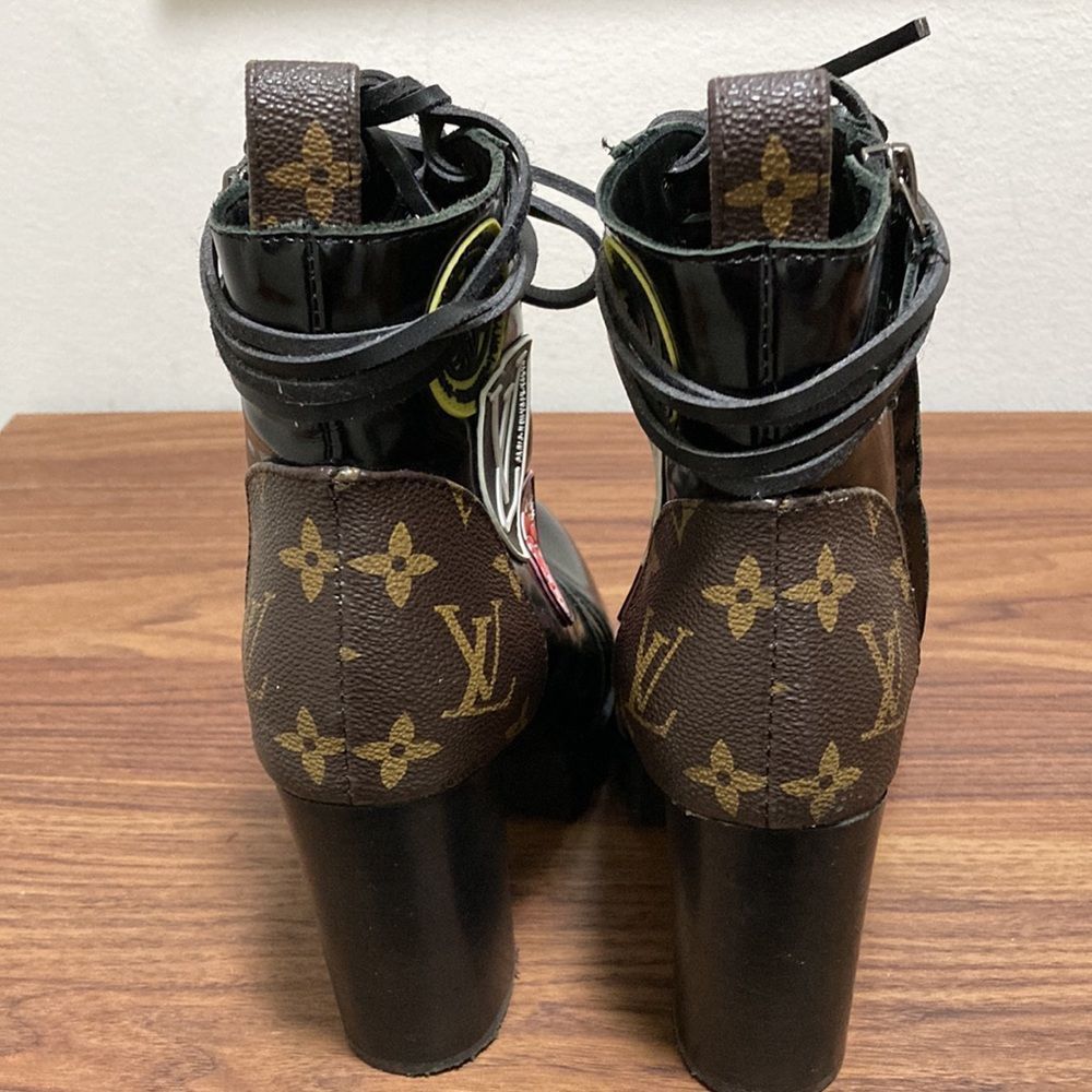 Star Trail Black Patent Leather Ankle Boot with Colorful Patches. Size 37. - Picture 5 of 7